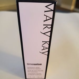 New Unopened MaryKay Liquid Foundation